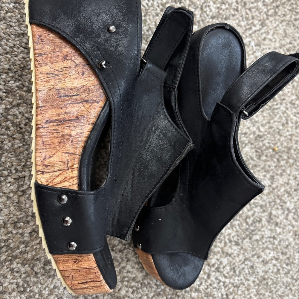 Black Platform Sandals